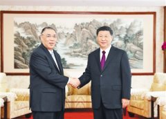 这些年来澳门特别行政区政府和各界人士紧紧围绕“一中心、一平台、一基地”